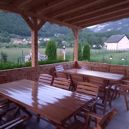 Breti'S Guesthouse Vuthaj 외부 사진