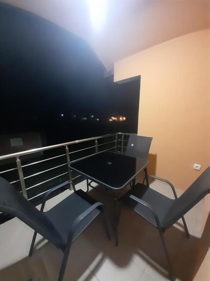 Breti'S Guesthouse Vuthaj 외부 사진