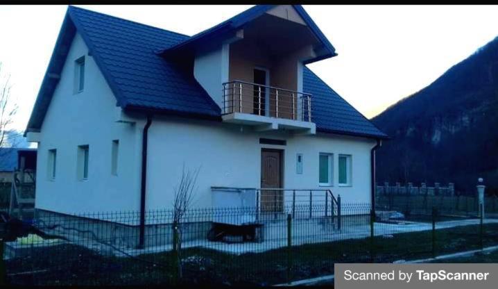 Breti'S Guesthouse Vuthaj 외부 사진