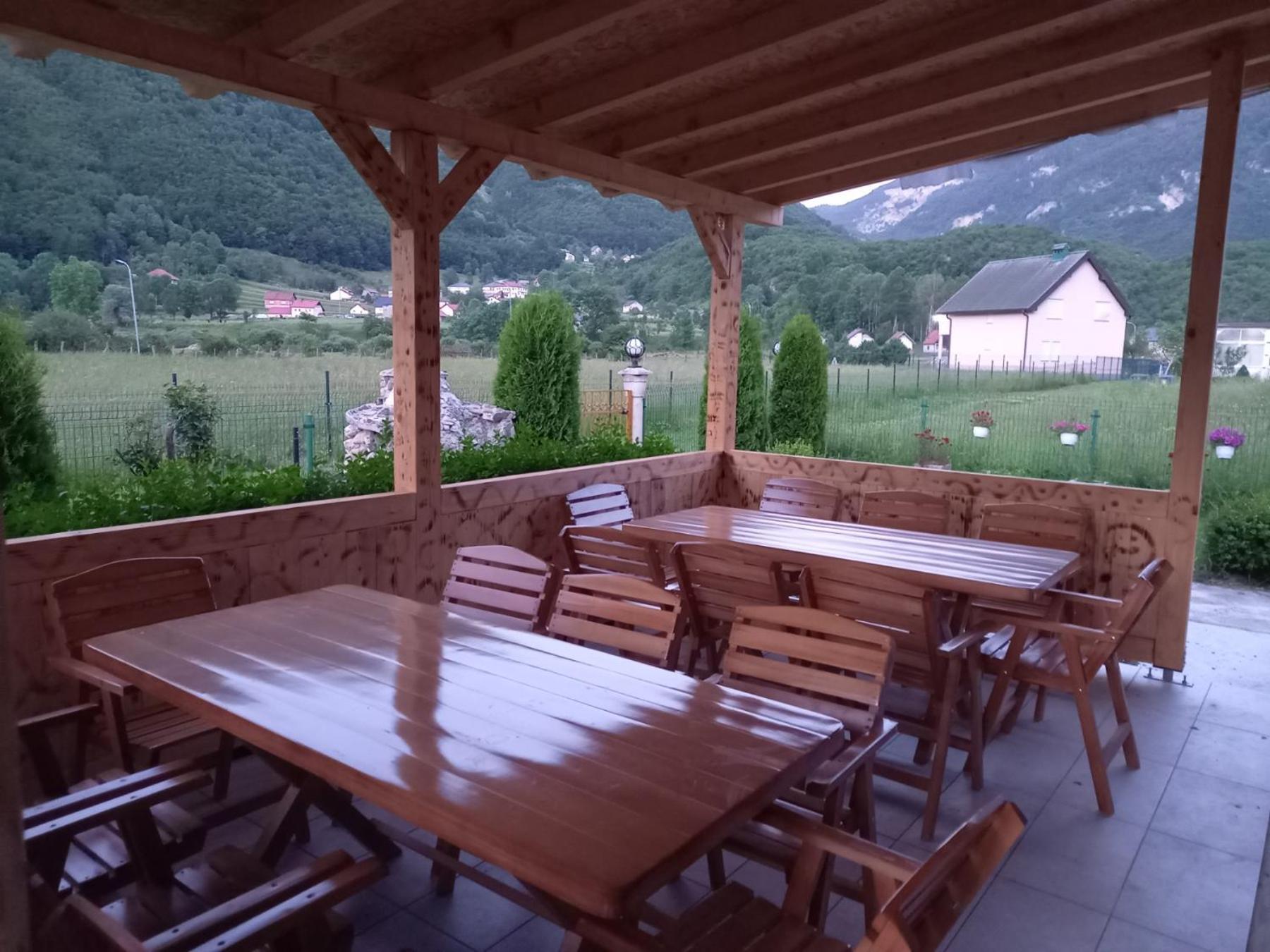Breti'S Guesthouse Vuthaj 외부 사진